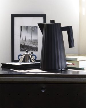 Alessi Plissé Electric Kettle (European Plug) MDL06 — Black